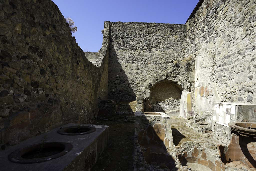 VI.19 Herculaneum, August 2021. Looking south. Photo courtesy of Robert Hanson.